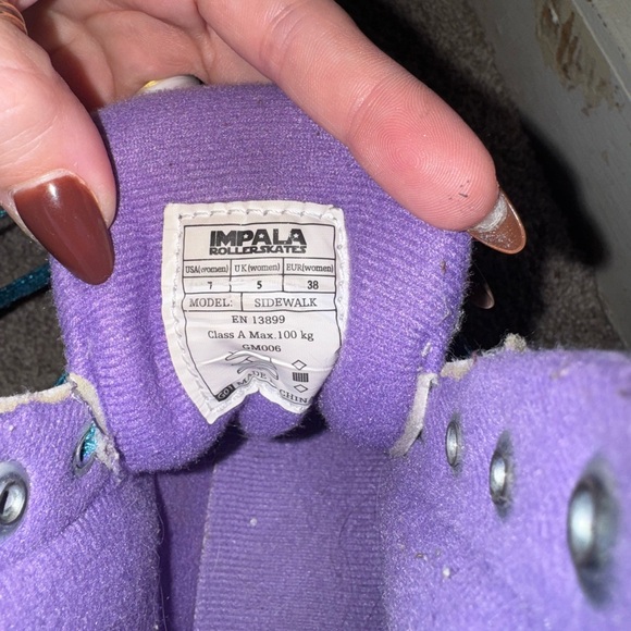 Iridescent Impala Roller Skates - Picture 4 of 9